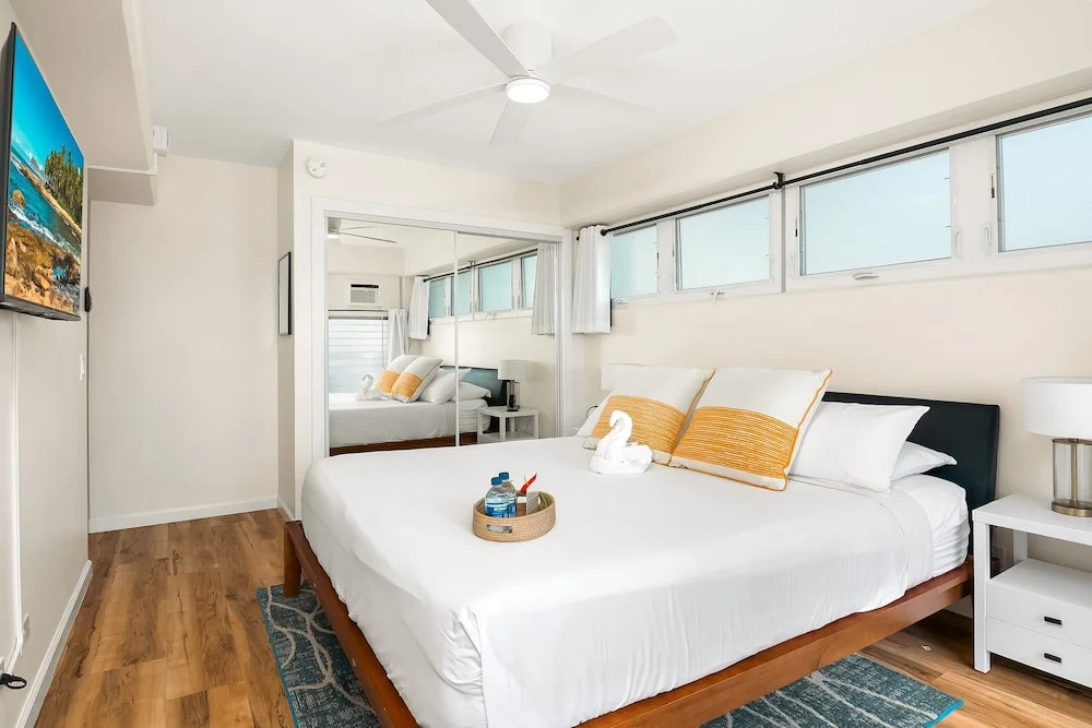 2BR/2BA Condos in Kuhio at Waikiki with Parking!