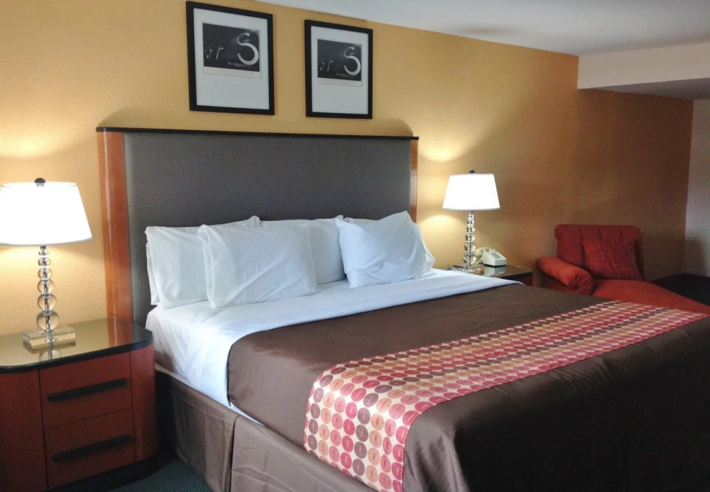 Media Inn & Suites