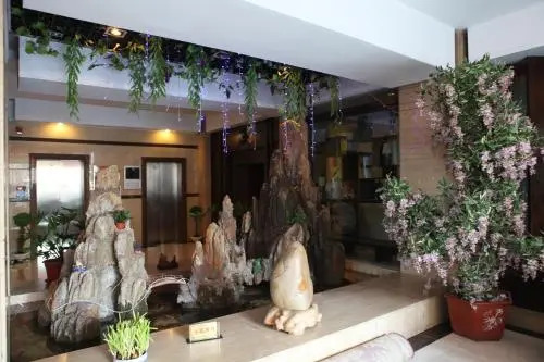 Yicheng Business Hotel