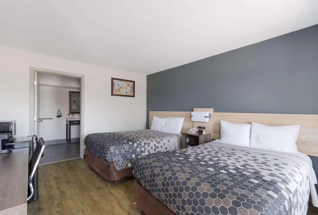 Econo Lodge Greenville near University