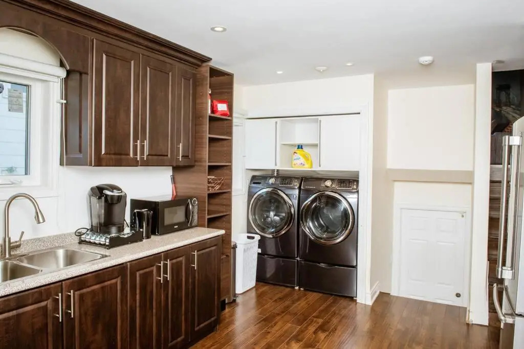 Honey I'm Home Suite 2 bedroom upper level