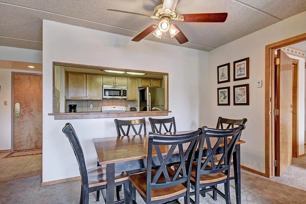 Vs438 And 436H Village Square Condo