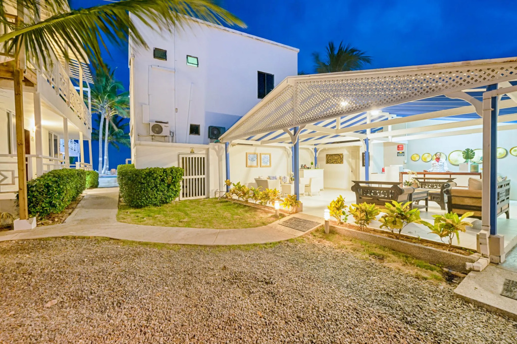 Hotel San Luis Beach House By OxoHotel