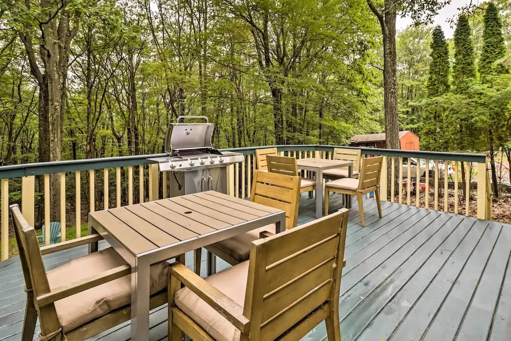 Hot Tub + Game Room: Peaceful Poconos Home!