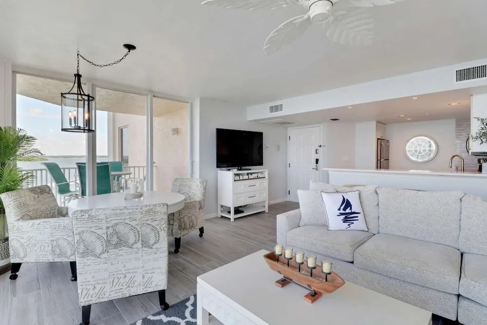 Lovers Key Resort 504