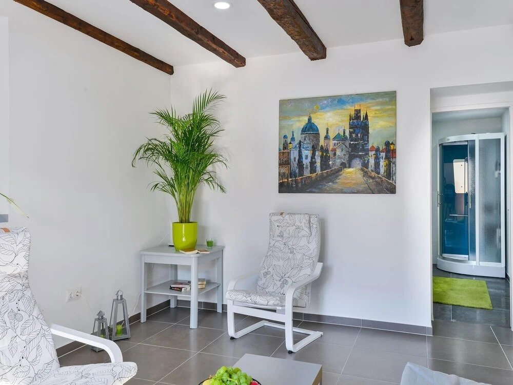 Villa Dragica mit Pool auf Terasse nur 50 m vom Meer in Privlaka, Kroatien