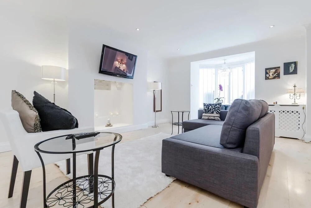 Lovely 1 Bedroom Home in Paddington W/patio