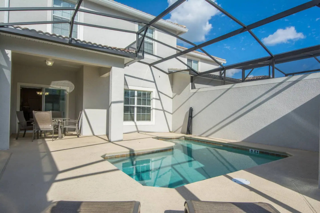 Pleasant home near Disney with private pool