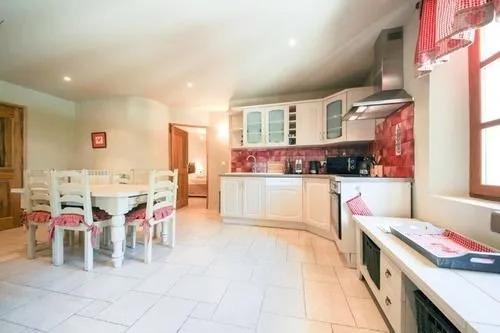 Les Carmes and spa
