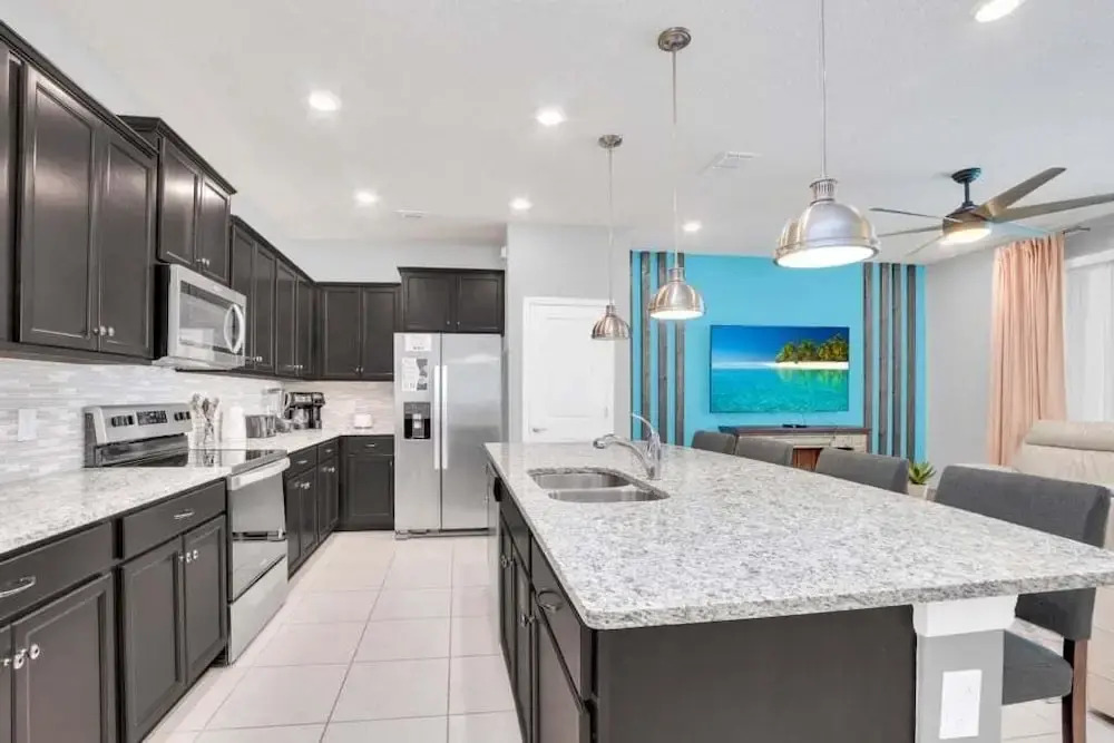 Your Enchanted Take Me Away Townhome! 5 Bedroom Townhouse