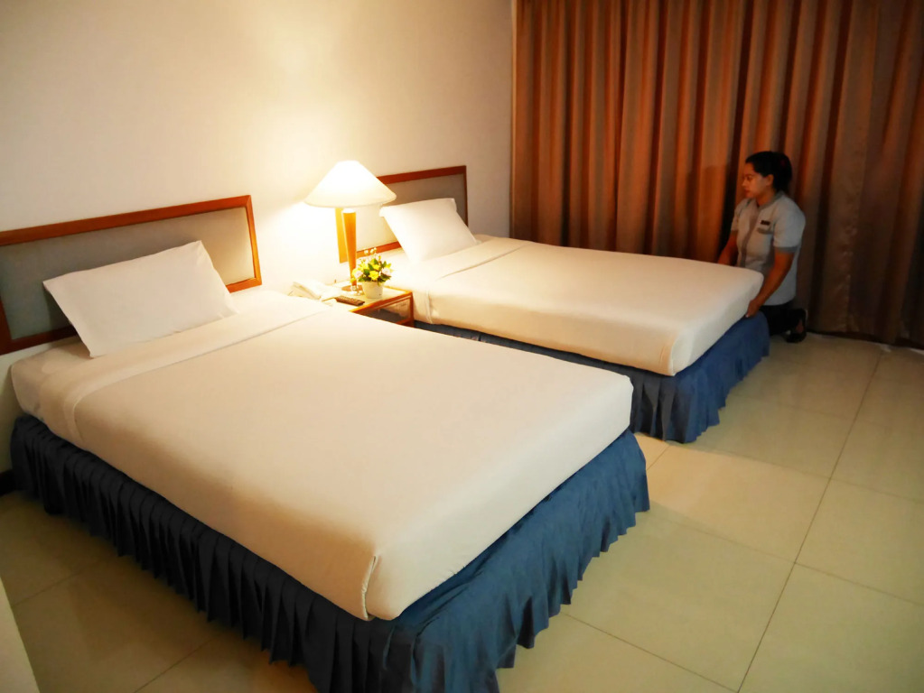 Friday Hotel