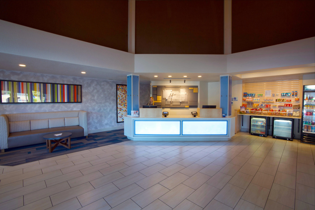 Holiday Inn Express & Suites Canyonville