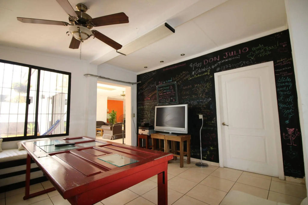 1877 Hostel