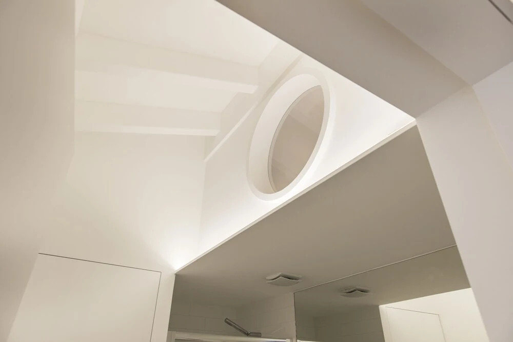 Artistic-White Flat