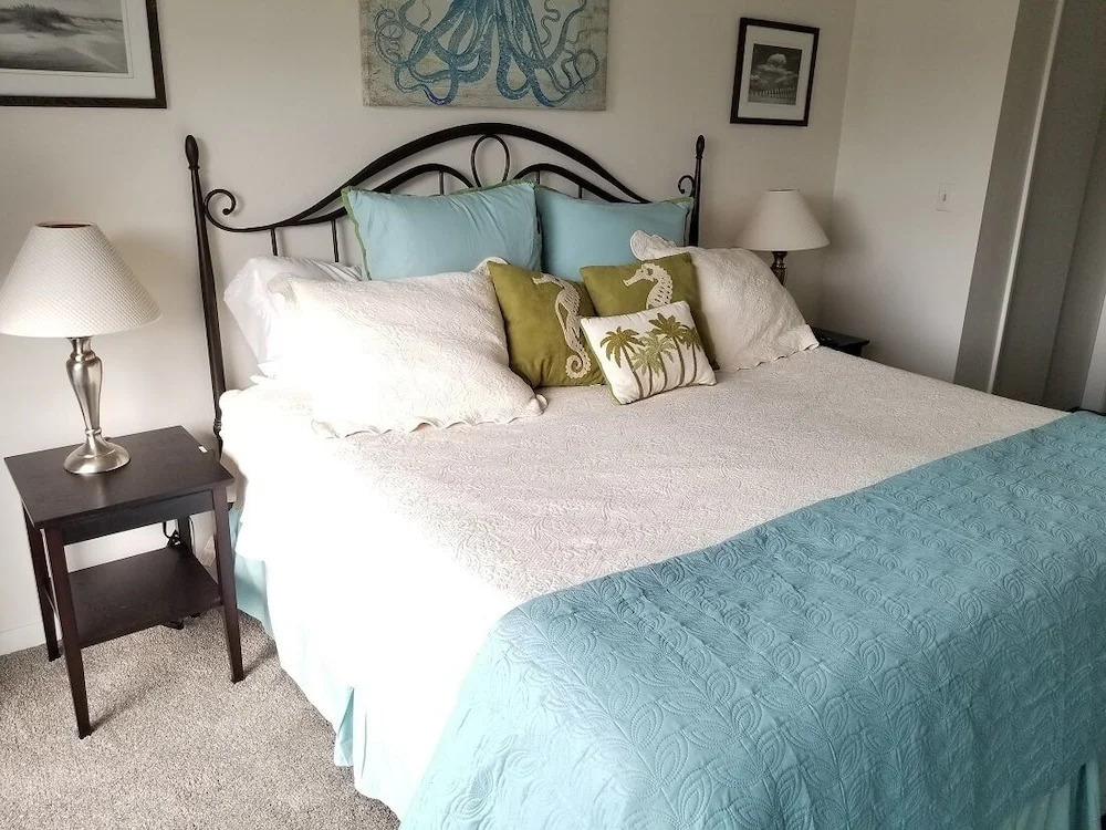 Quail Hollow A7-4U Condo