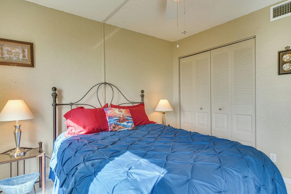 Pool Access! Extended Base 2 Mi to St Pete Beach