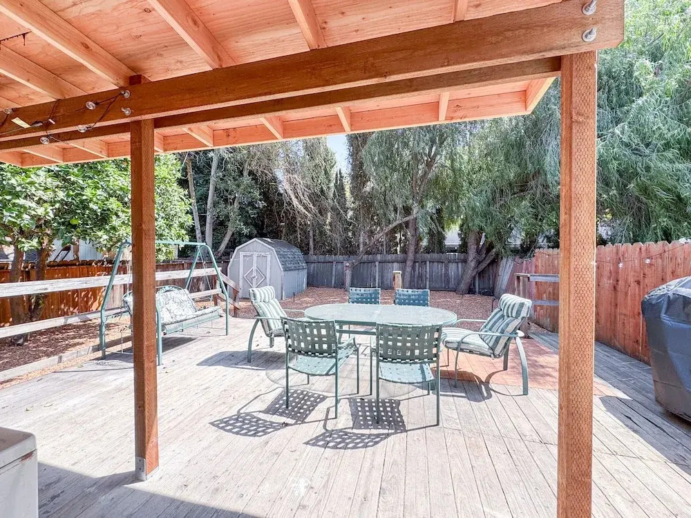 Walk to Google 3BR Home Yard & Kitchen