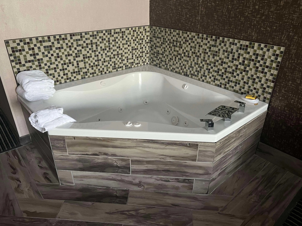 Best Western Plus Rama Inn & Suites