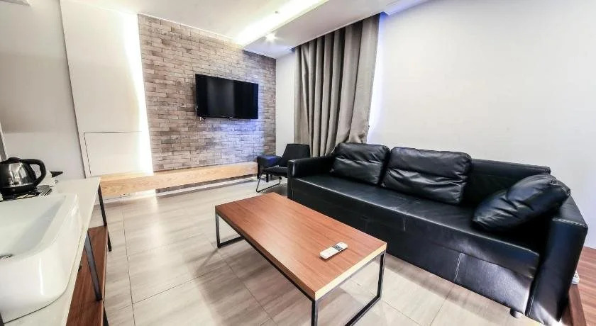 Blvd Hotel