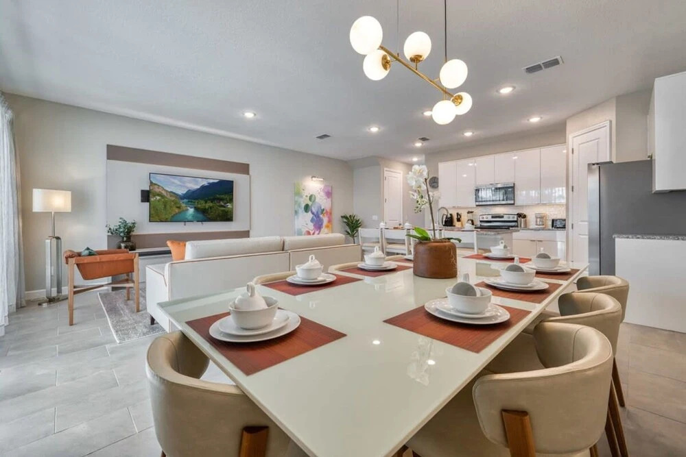 Amazing and Spacious Home With Private Pool Just 10 min From Disney