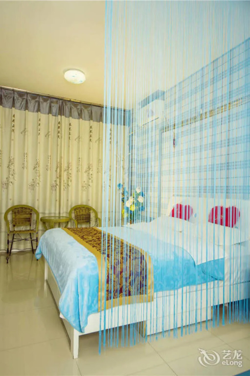 Chongqing Yelaixiang Hotel