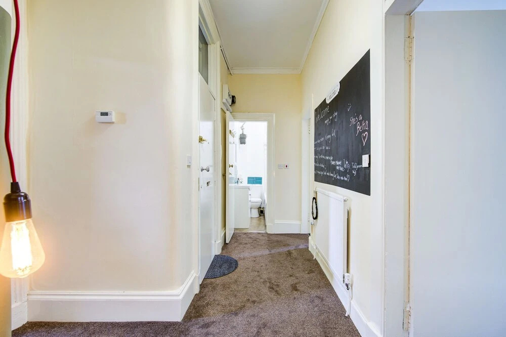 Perfectly Situated Glasgow 2 Bed Apartment