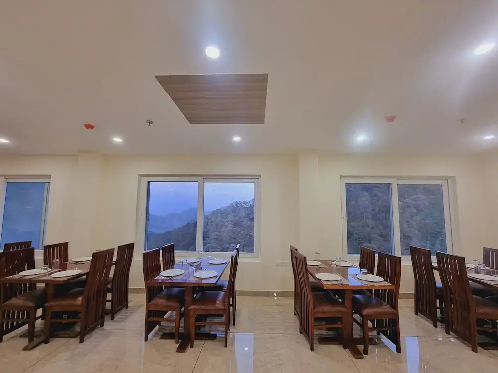 Hotel Pines And Peeks By Tws Hotels
