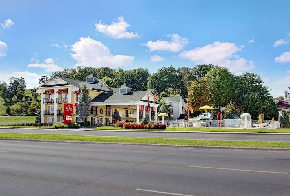 Oak Tree Lodge