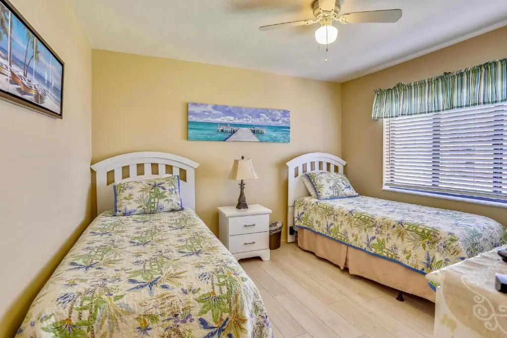 Land's End 11-407 Beach Front - Premier