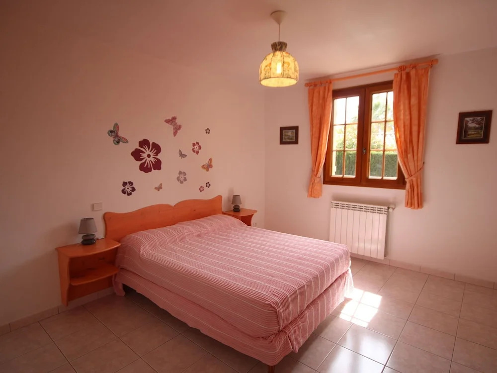 Charming Villa in Salernes France With Parking Space