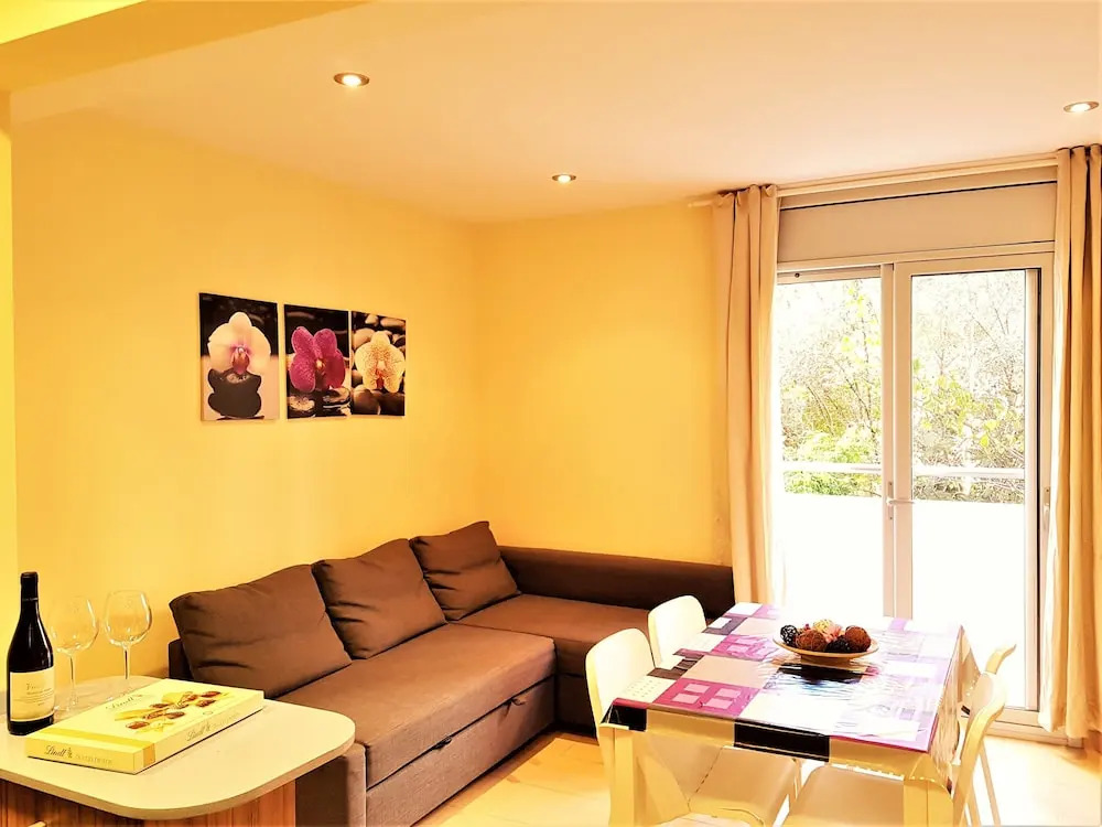 Lloret Beach Apartments