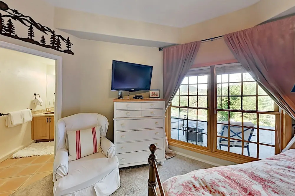 Jeremy Ranch : Hot Tub, Garage & 2 Kitchens 5 Bedroom Home