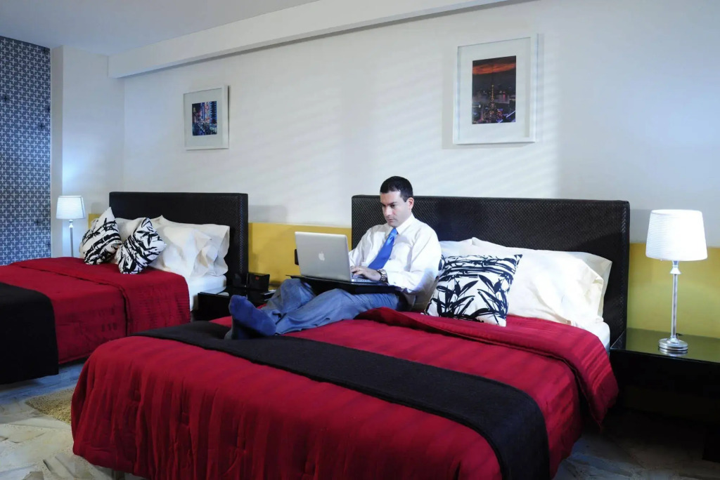 OfiHotel Versalles Cali