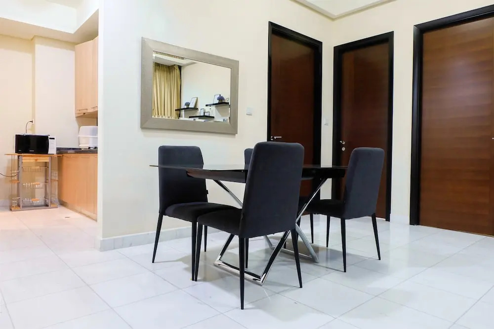 2 Bedroom Luxury The Peak Apartment By Travelio