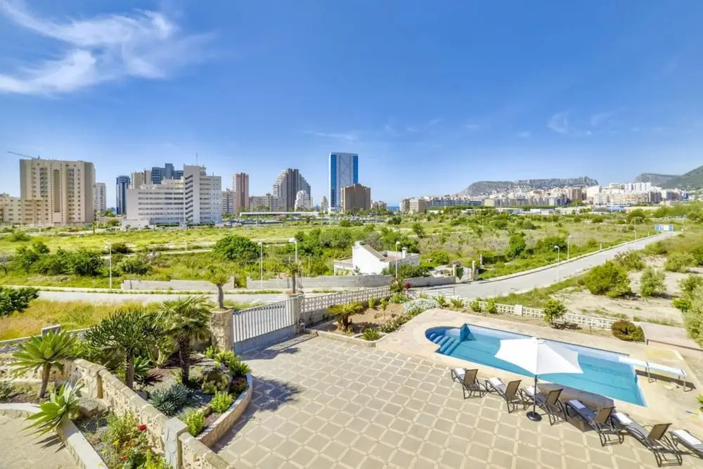 Villa - 4 Bedrooms with Pool and WiFi - 107481