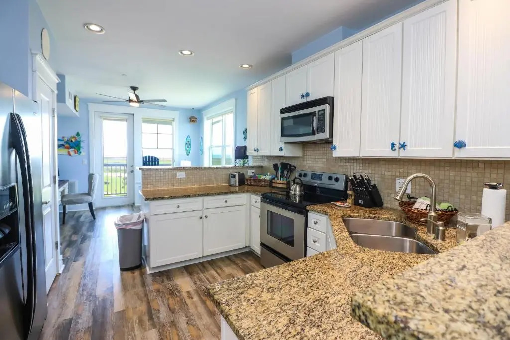 Stunning Sunsets Steps from Pool Lazy River Ocean Bay Views