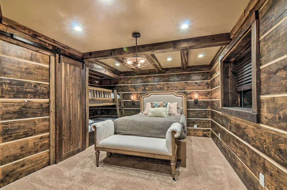 Delightful Duck Creek Village Cabin w/ Deck