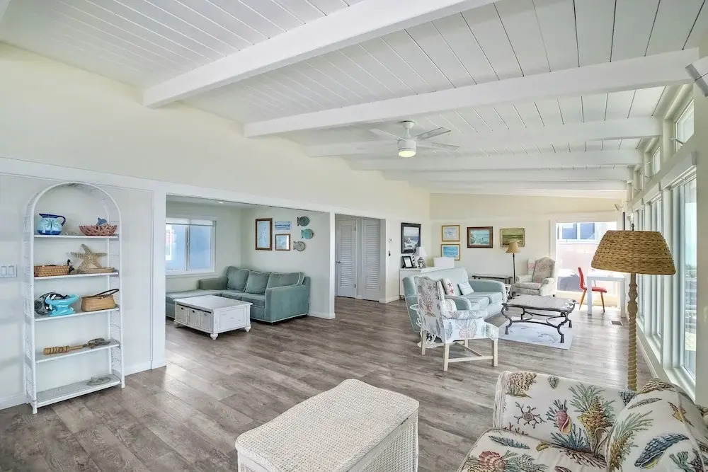 5185 Shore Drive