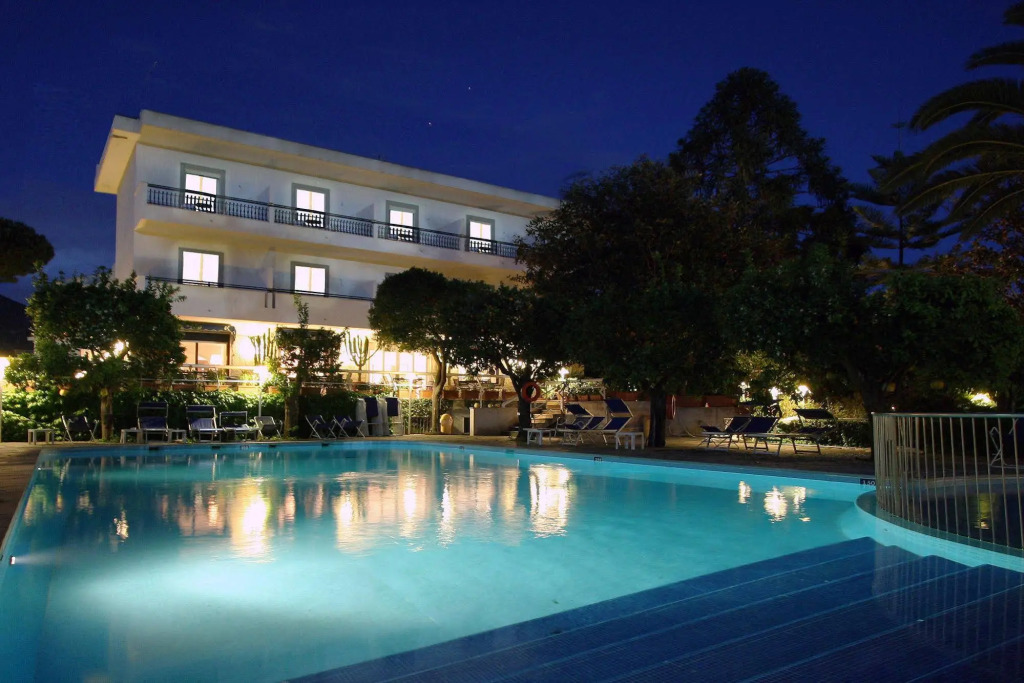Hotel Alpha
