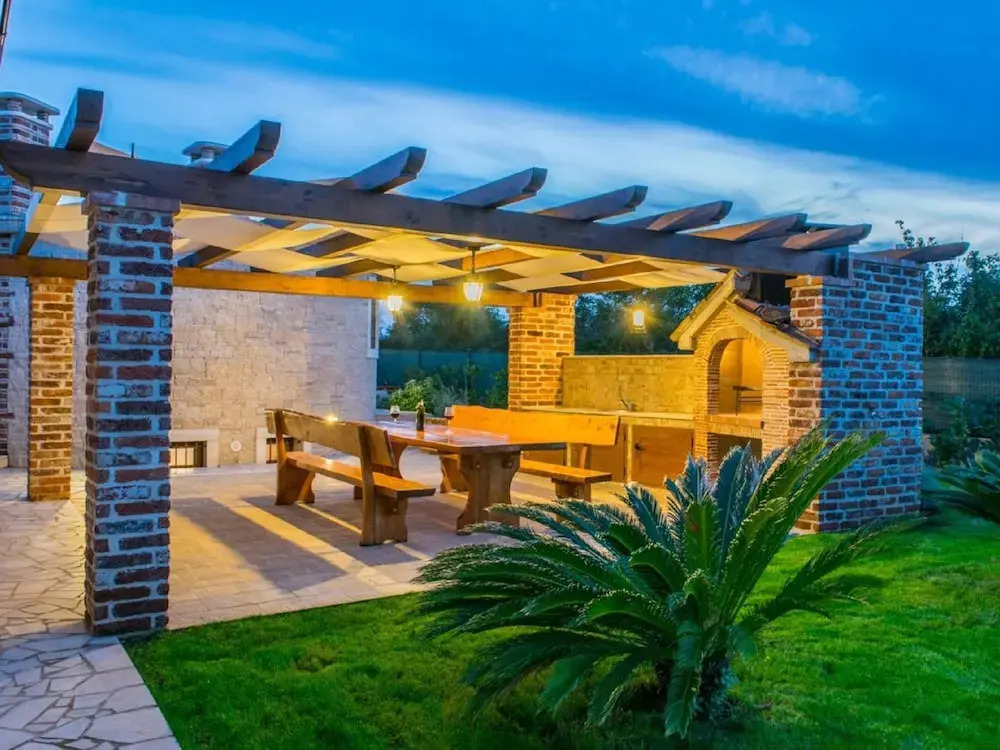 Lovely Holiday Home in Fazana With Swimming Pool
