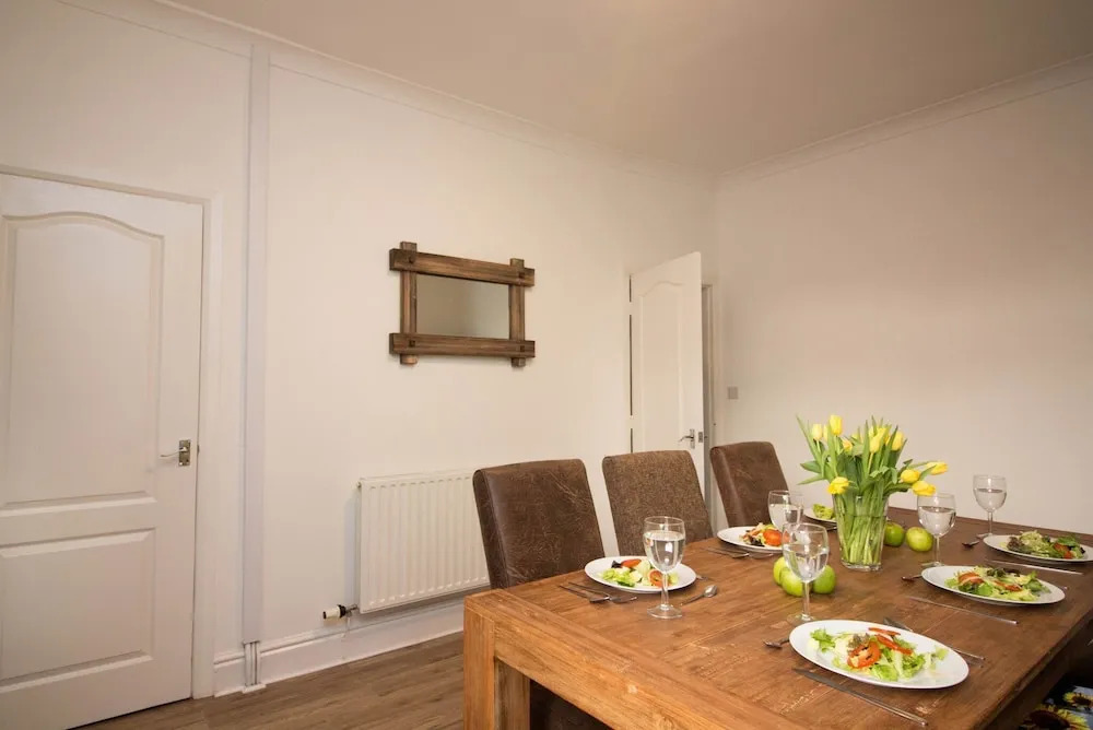 Newly Refurbished 3 Bedroom House