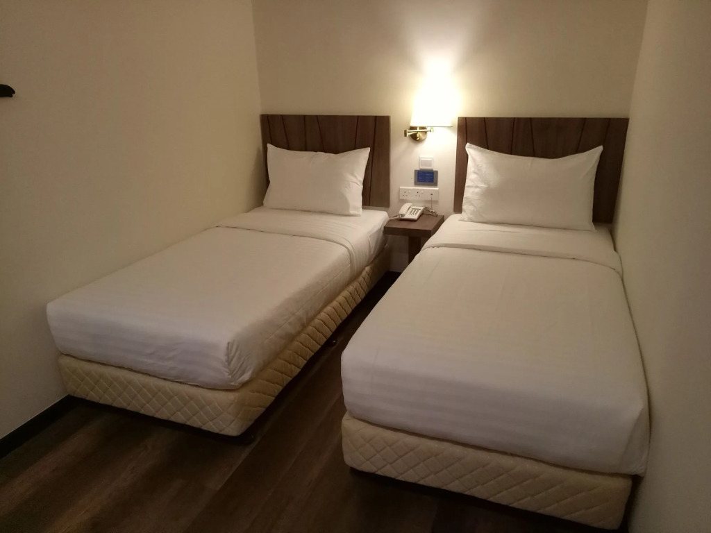9 Square Hotel - Sri Kembangan