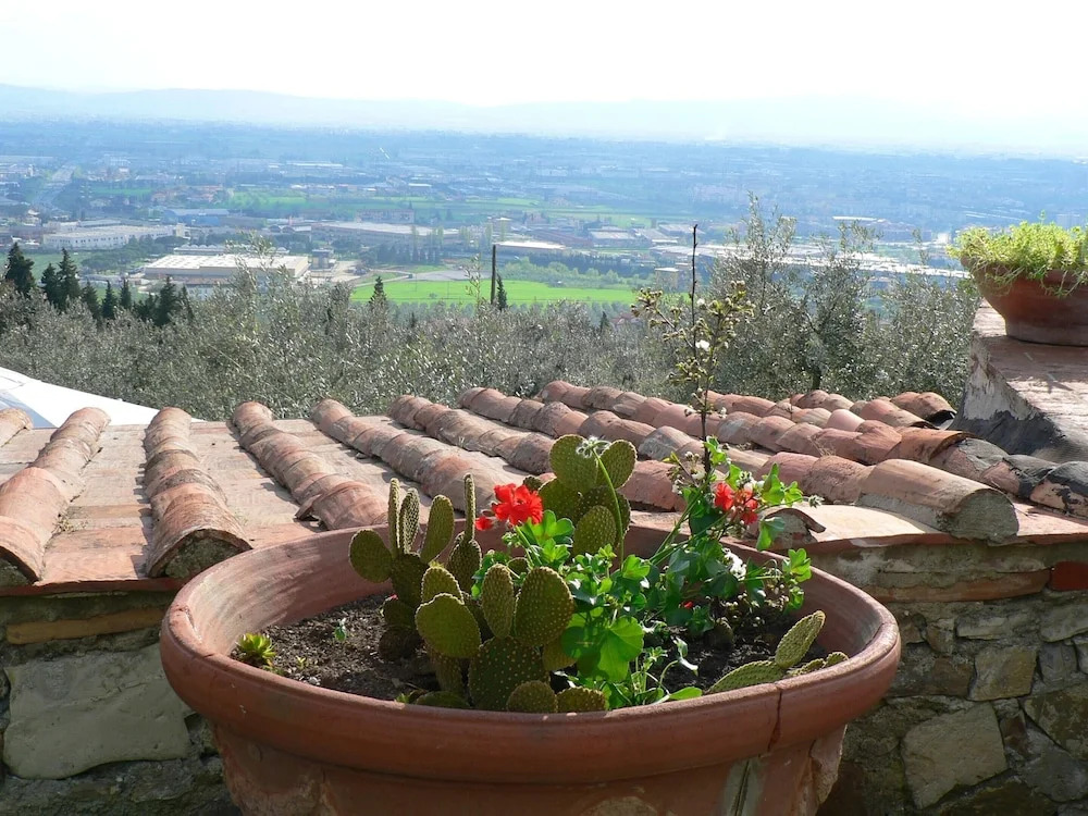 House With 2 Bedrooms in Calenzano, With Pool Access, Furnished Terrac