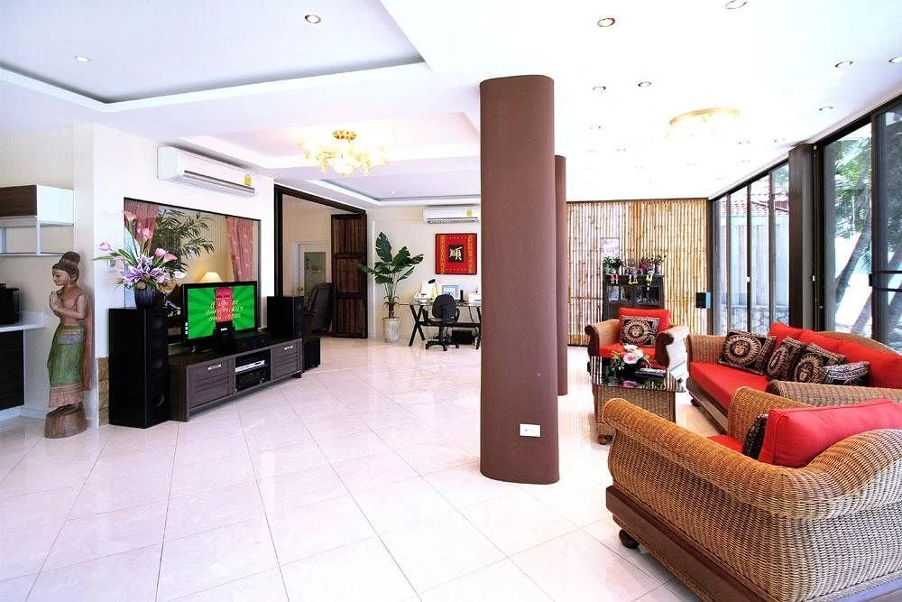 Longtail Suites