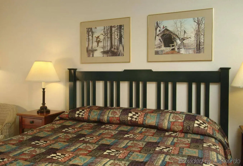 Riverside Inn