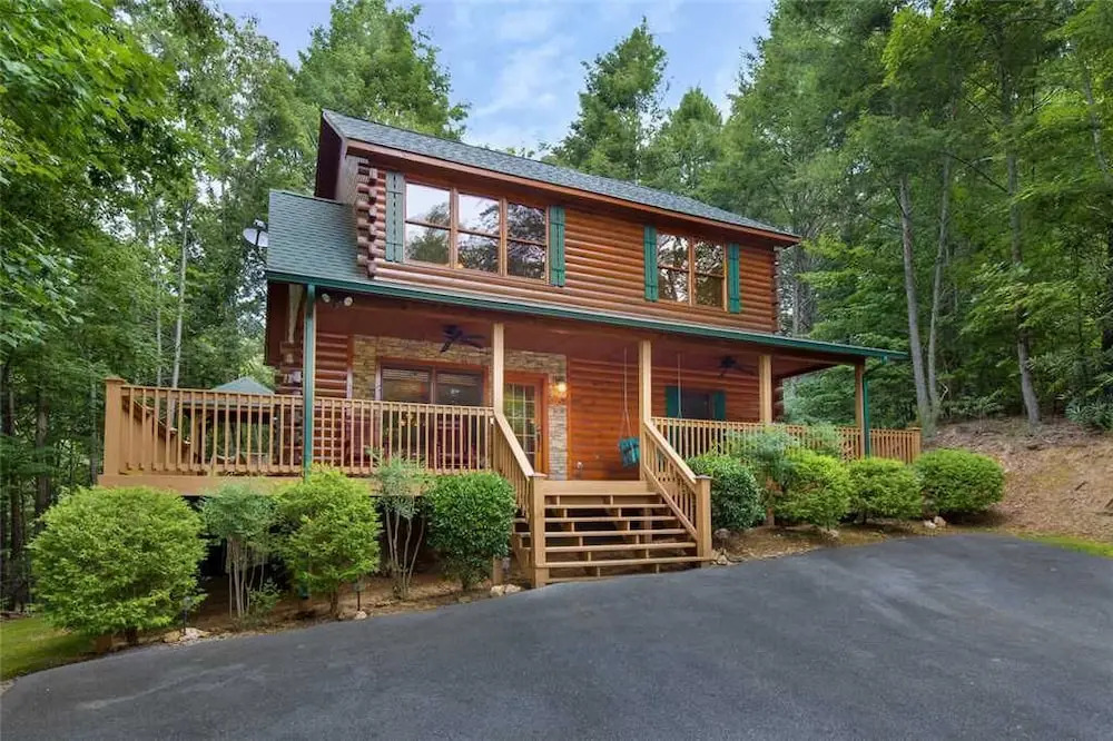 A Great Escape 2 Bedroom Home with Mountain View