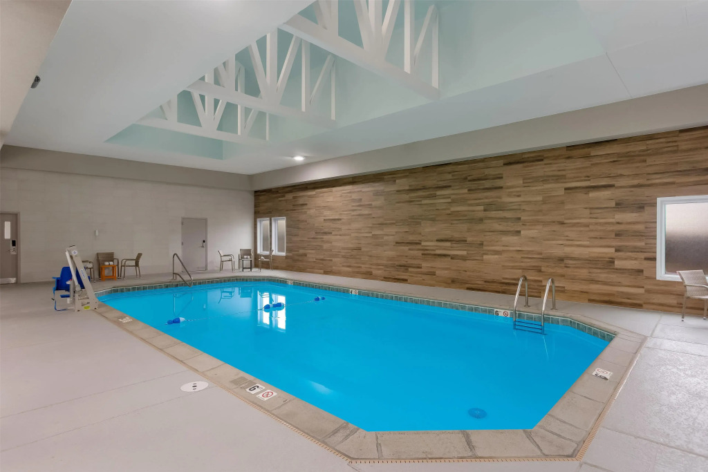 Orangewood Inn & Suites Kansas City Airport