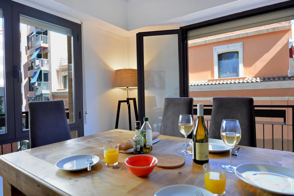 Attractive City Center Apartment