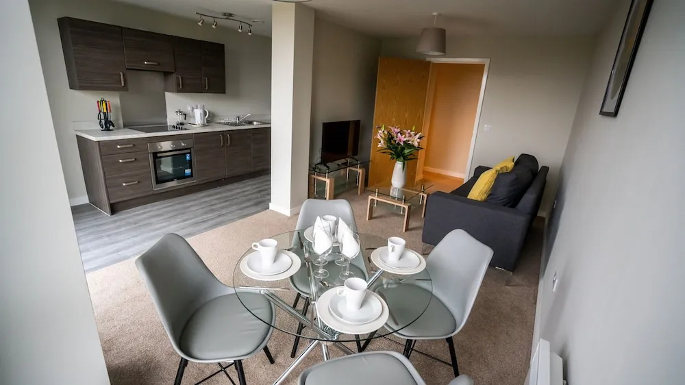 Beehosting Adelphi Wharf Apartments