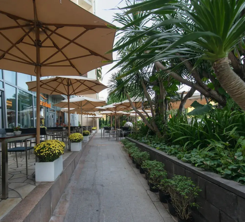 The Costa Serviced Apartment By Seaholiday